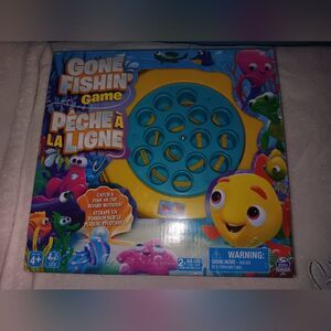 2021 SPIN Master LTD Gone Fishing Game Pre-owned